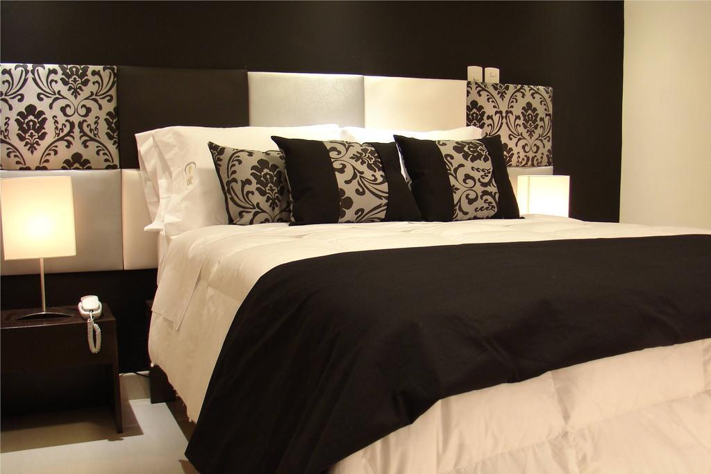 Hostal Media Luna Trujillo Kültér fotó