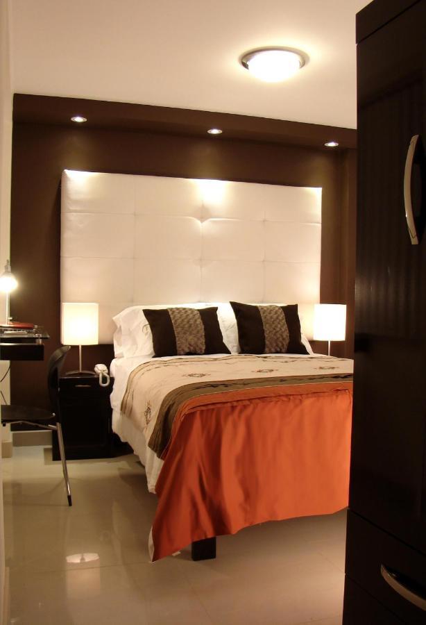 Hostal Media Luna Trujillo Kültér fotó
